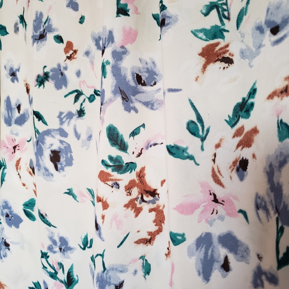Floral Sophon Blouse - Picture 3 of 5